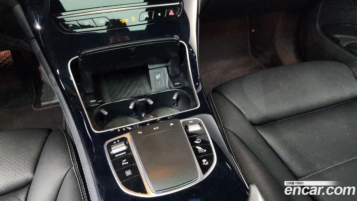 Mercedes-Benz GLC-Class 2021