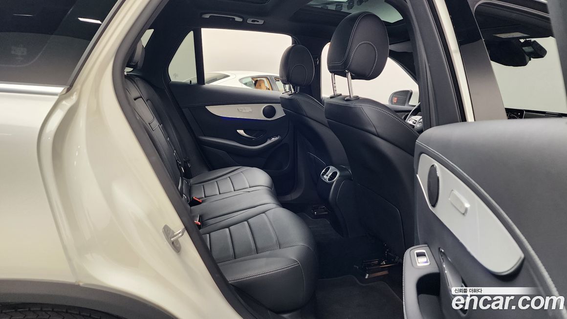 Mercedes-Benz GLC-Class 2021