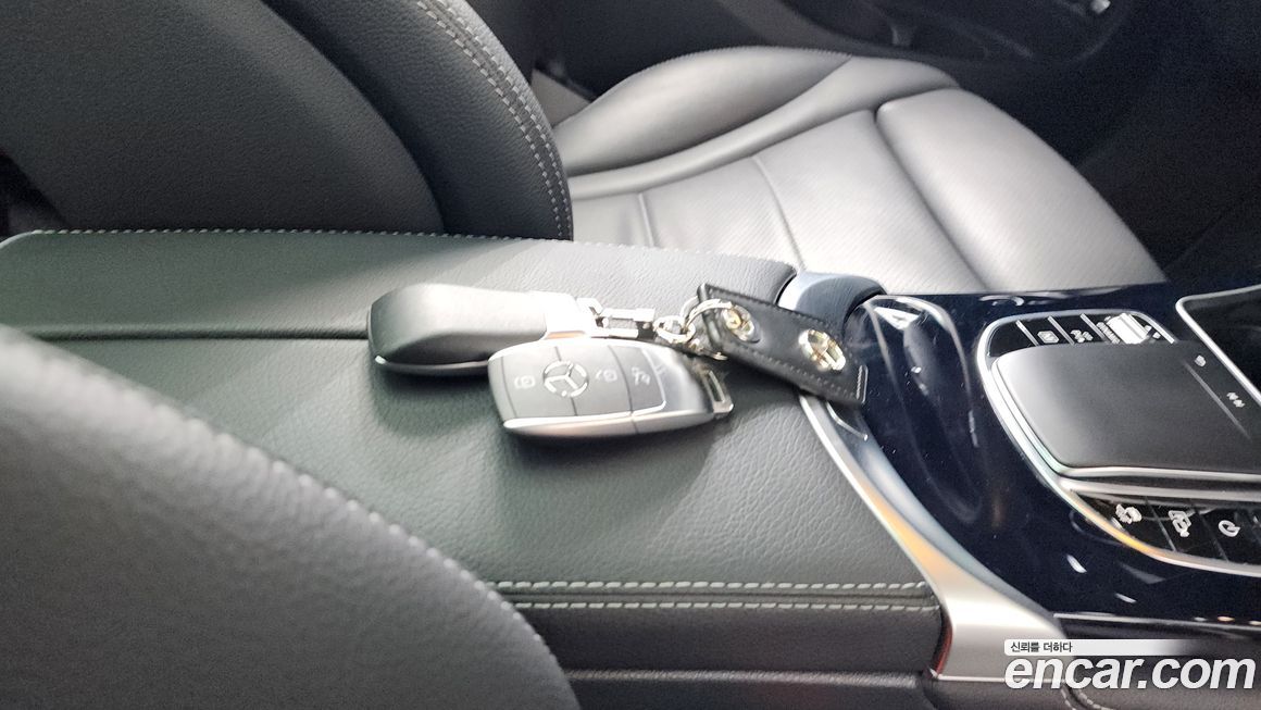 Mercedes-Benz GLC-Class 2021