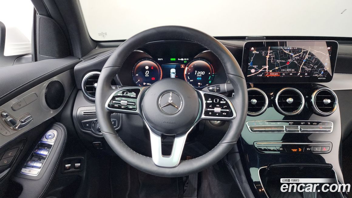 Mercedes-Benz GLC-Class 2021