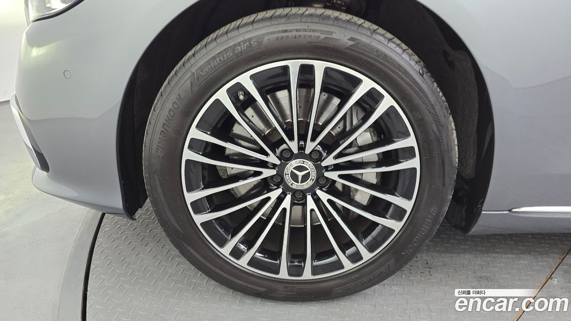 Mercedes-Benz S-Class 2021