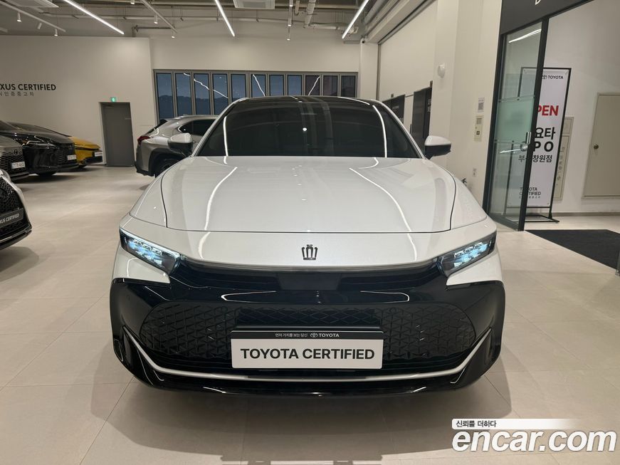 Toyota Crown 2025