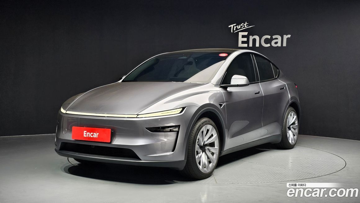 Tesla Model Y 2025