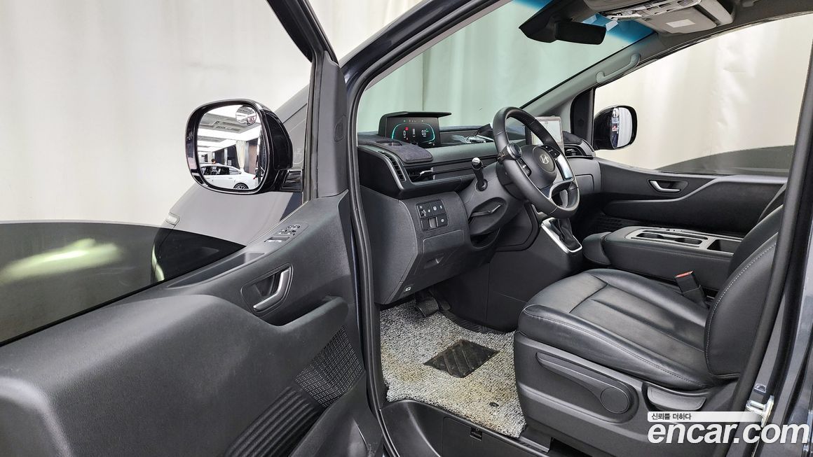 Hyundai Staria 2025