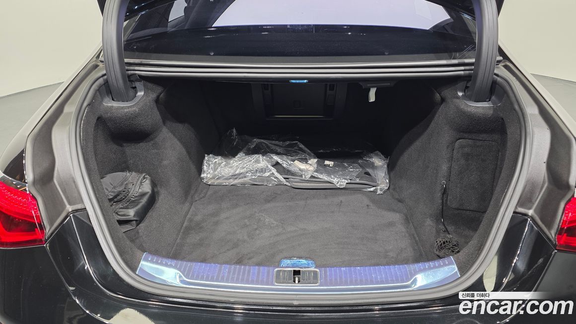 Mercedes-Benz S-Class 2021