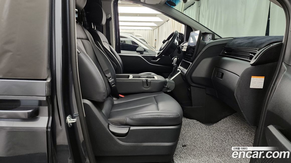 Hyundai Staria 2025