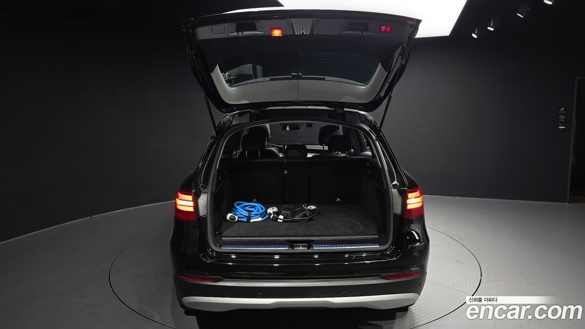 Mercedes-Benz GLC-Class 2019