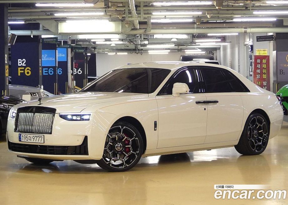 Rolls-Royce Ghost 2025