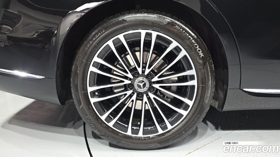 Mercedes-Benz S-Class 2026