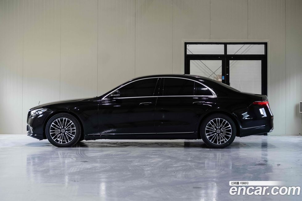 Mercedes-Benz S-Class 2026