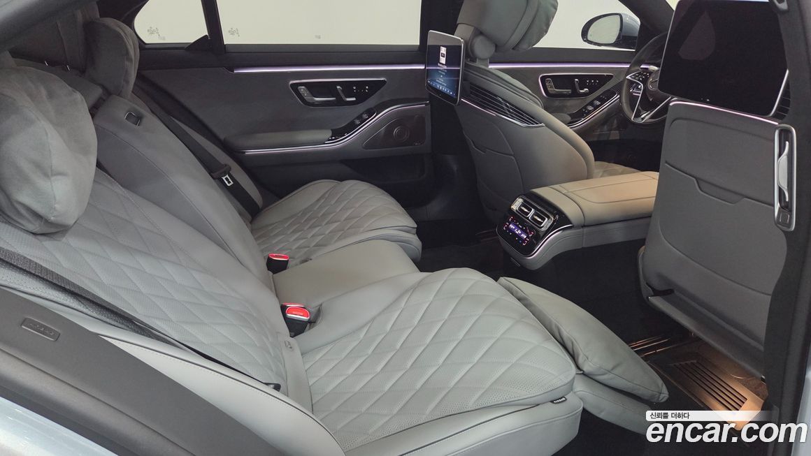 Mercedes-Benz S-Class 2025