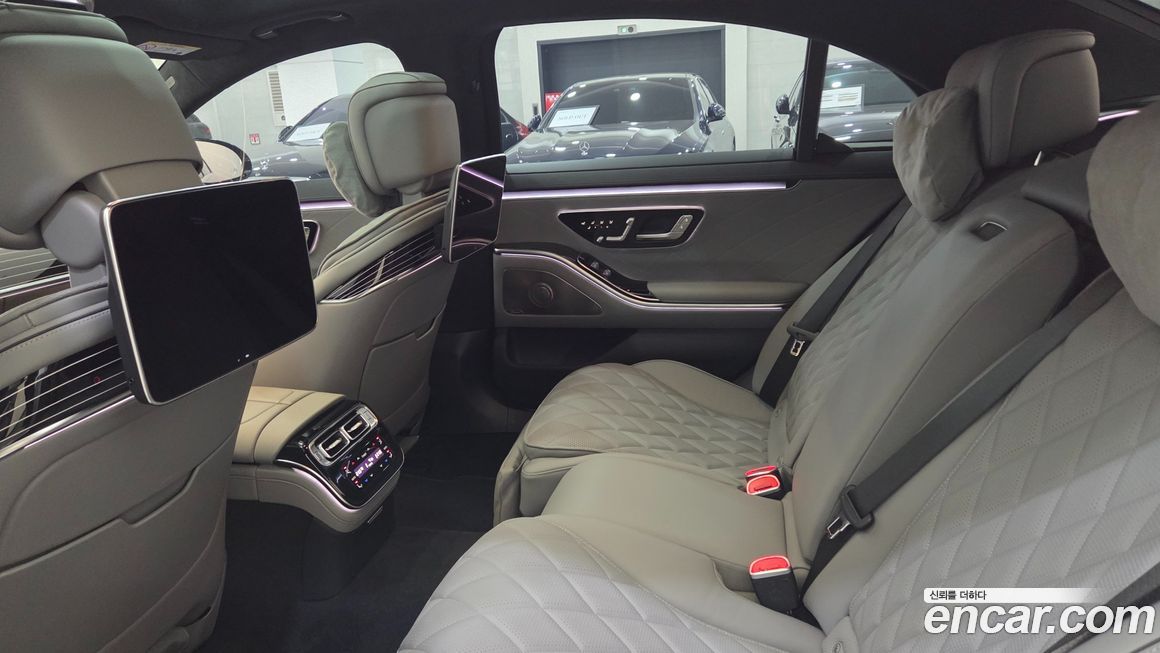 Mercedes-Benz S-Class 2025