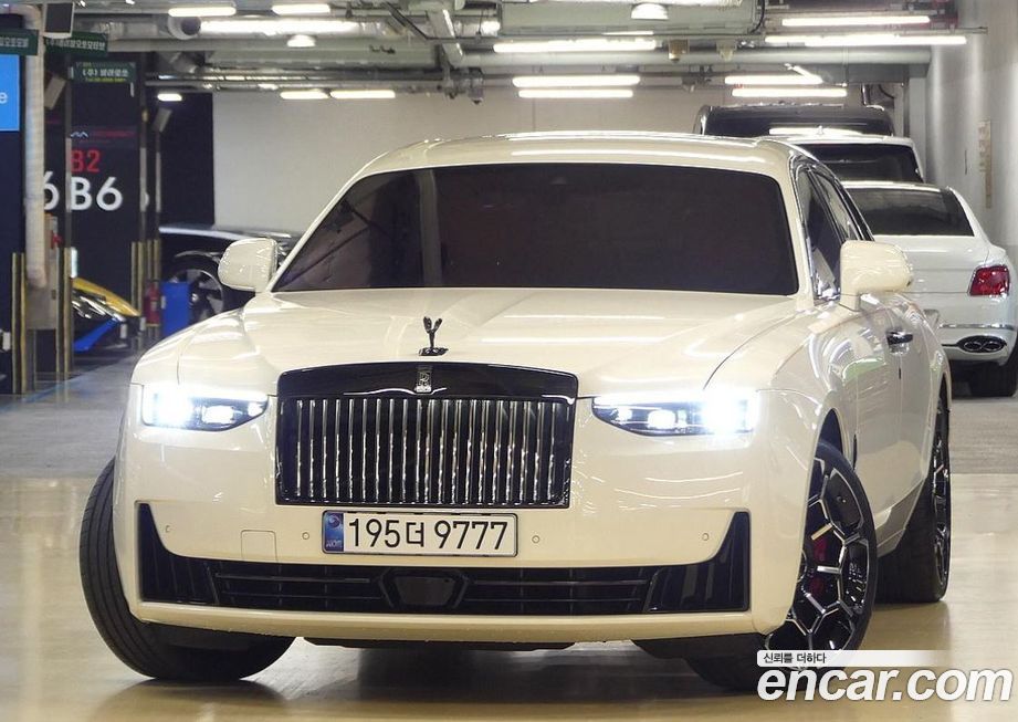 Rolls-Royce Ghost 2025