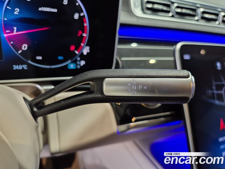 Mercedes-Benz S-Class 2025