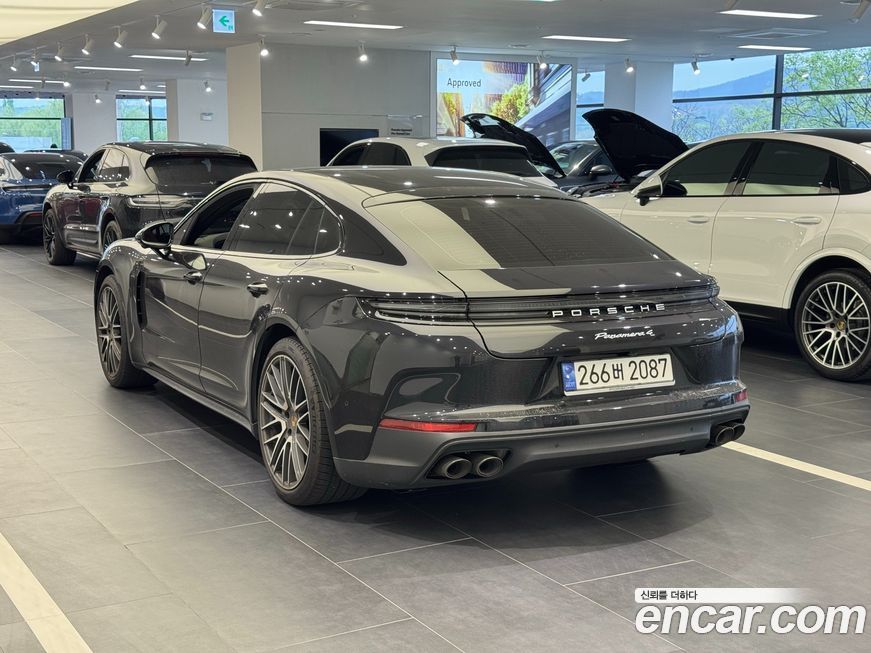 Porsche Panamera 2024