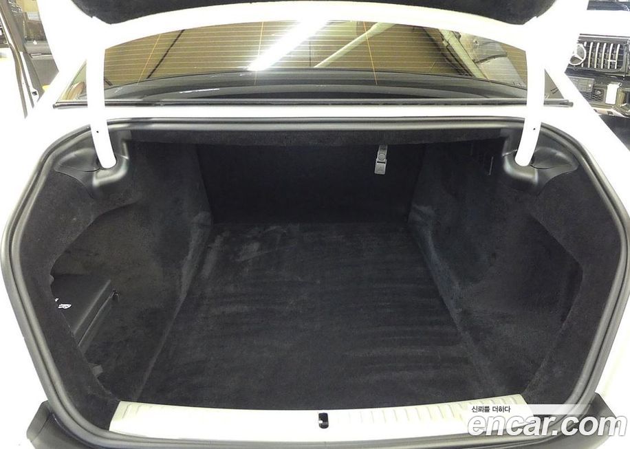 Rolls-Royce Ghost 2025