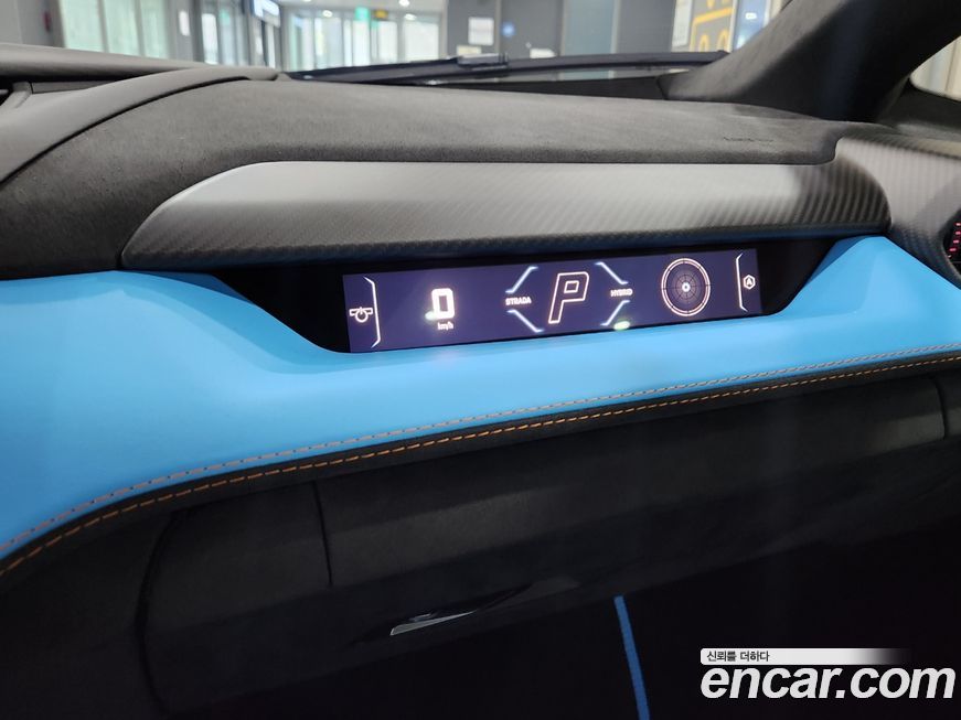 Lamborghini Revuelto 2025