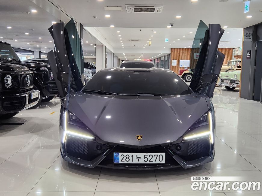 Lamborghini Revuelto 2025