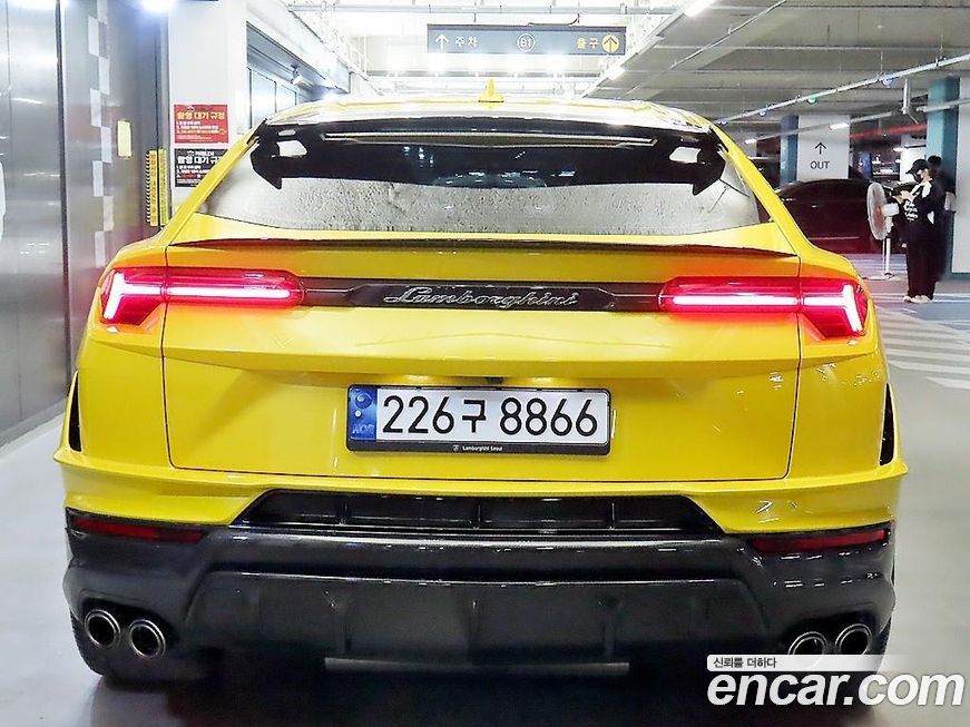 Lamborghini Urus 2024