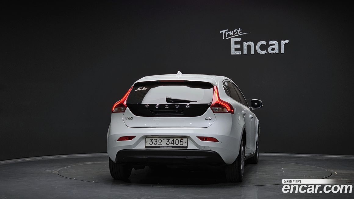 Volvo V40 2015