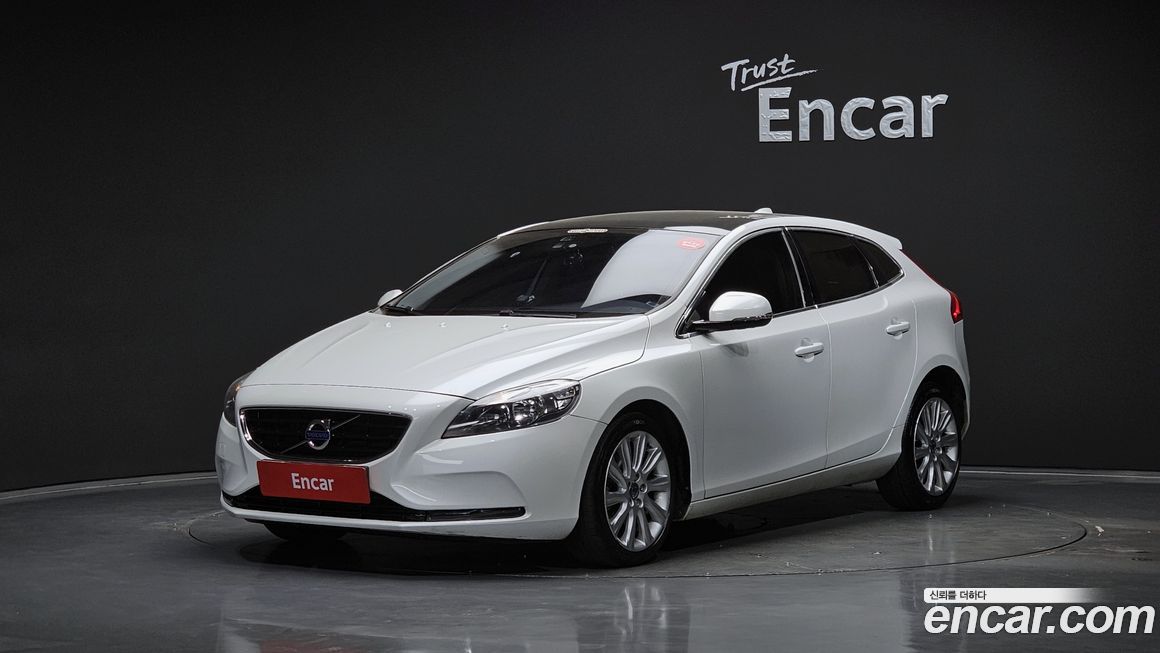 Volvo V40 2015