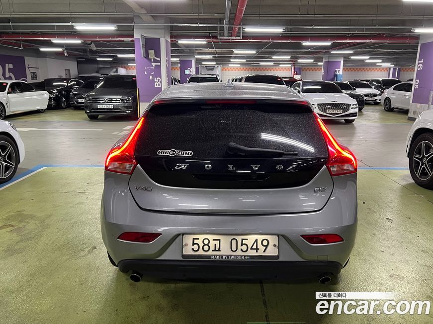 Volvo V40 2016