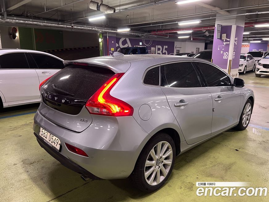 Volvo V40 2016