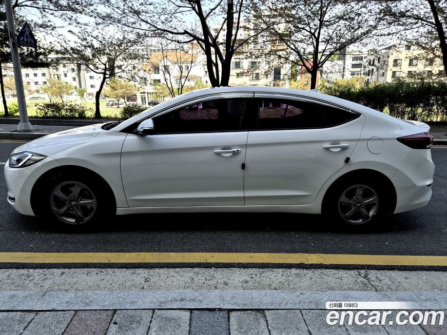 Hyundai AVANTE 2016
