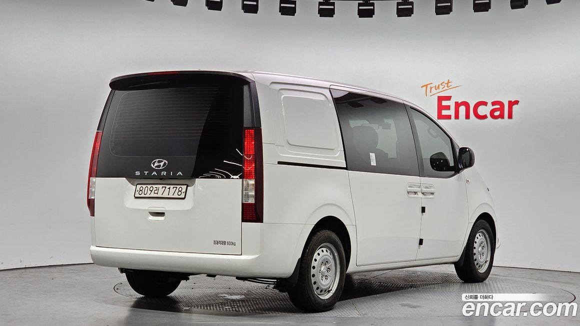 Hyundai Staria 2023