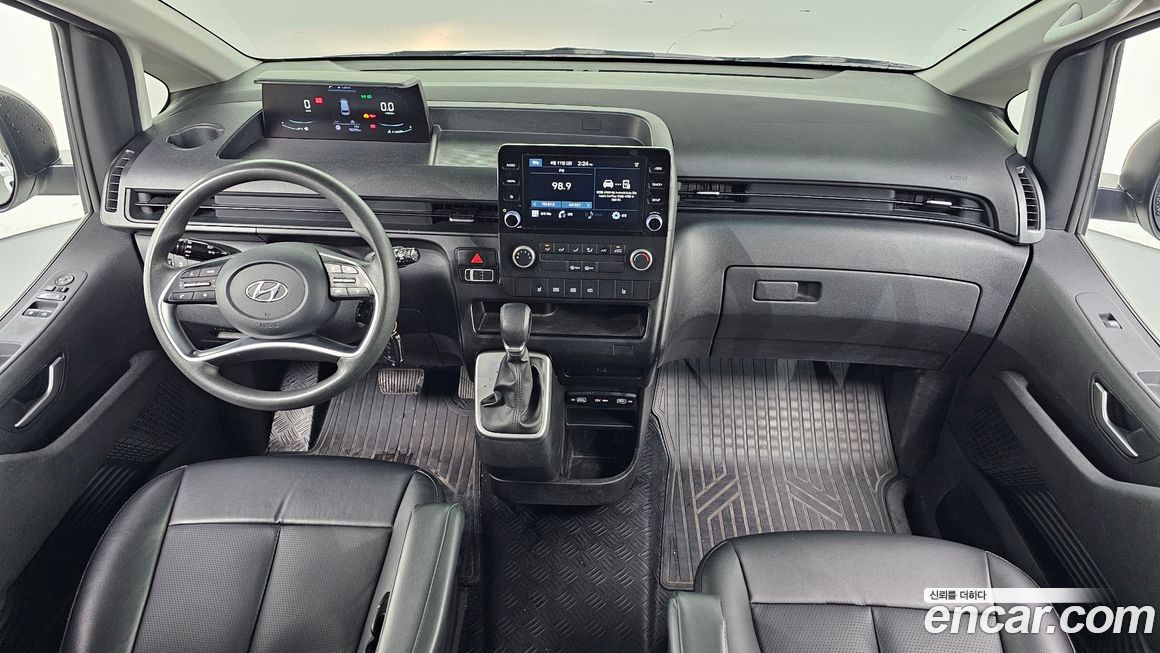 Hyundai Staria 2023
