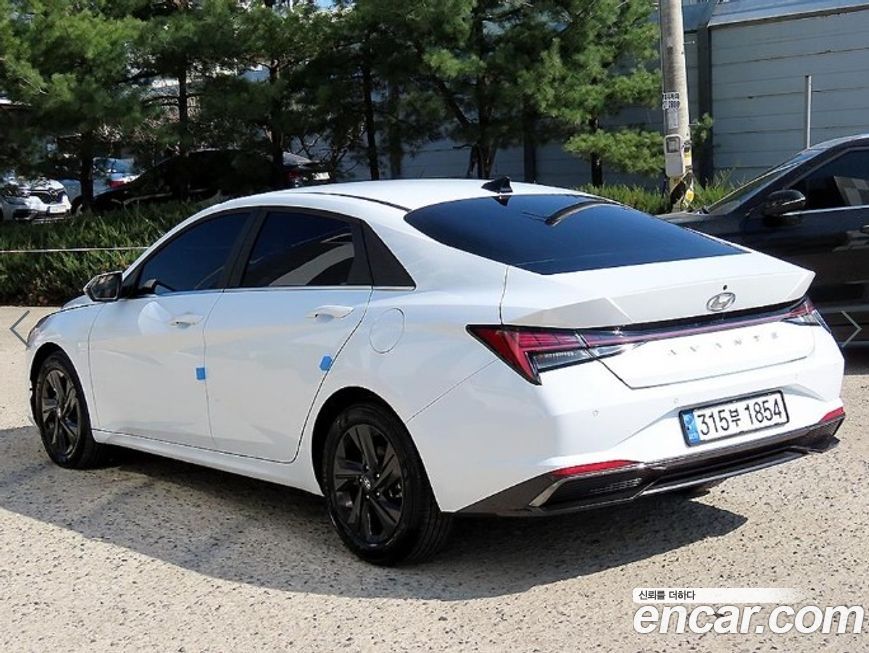 Hyundai AVANTE 2021
