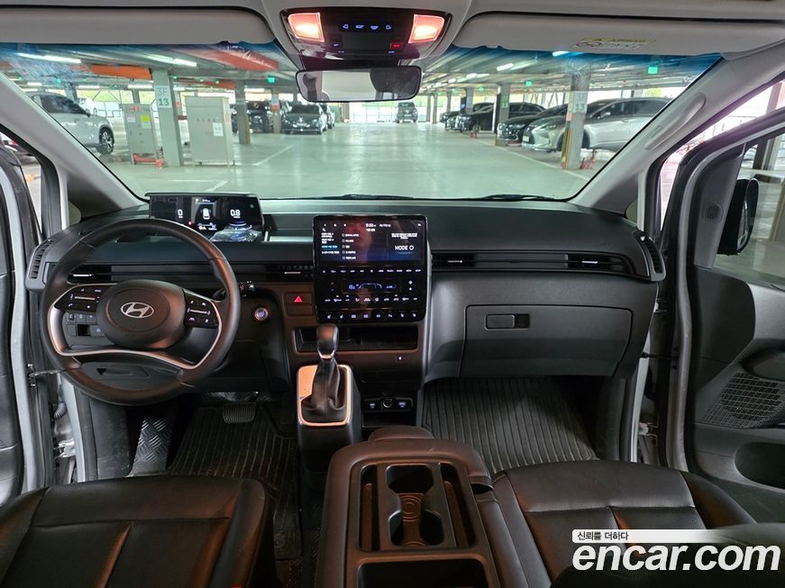 Hyundai Staria 2025
