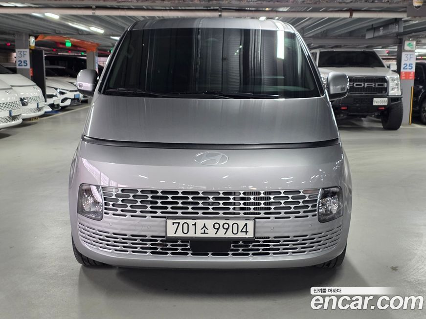 Hyundai Staria 2025