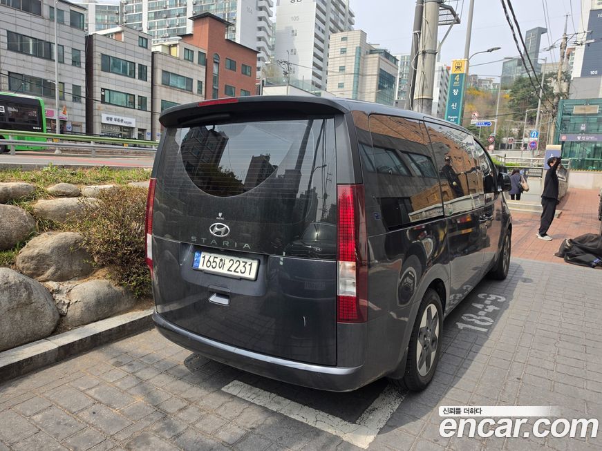 Hyundai Staria 2022