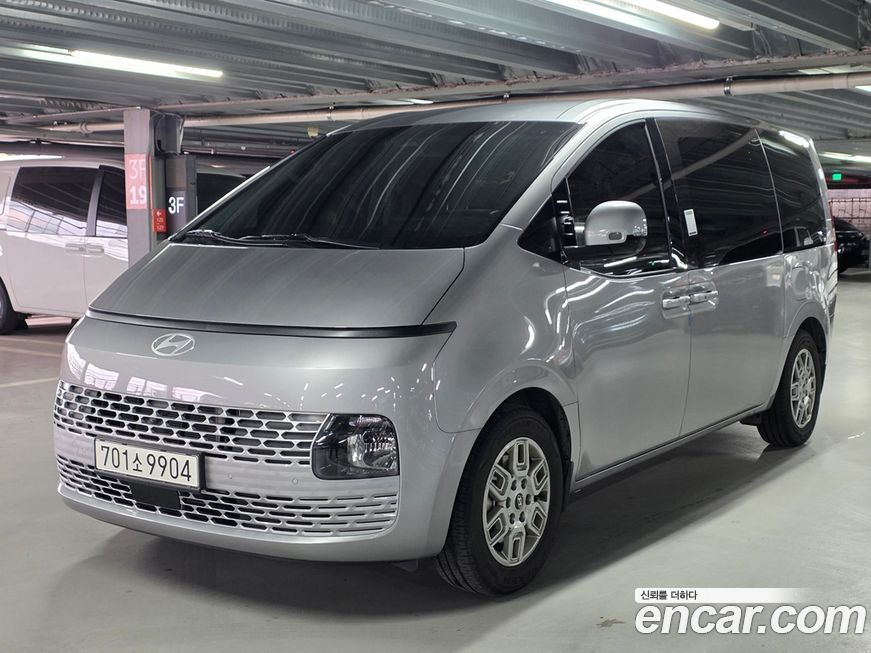 Hyundai Staria 2025