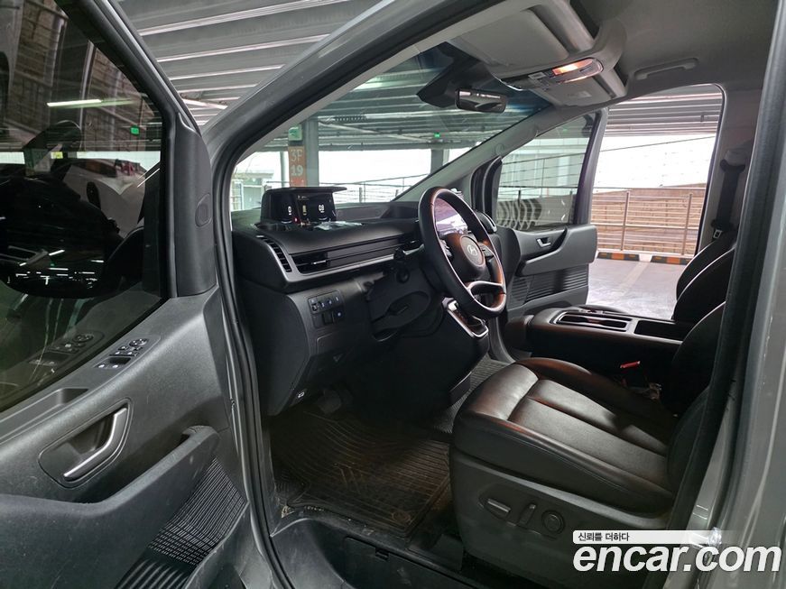 Hyundai Staria 2025