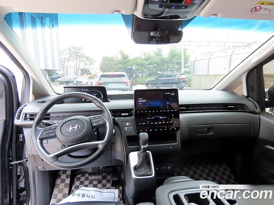 Hyundai Staria 2025