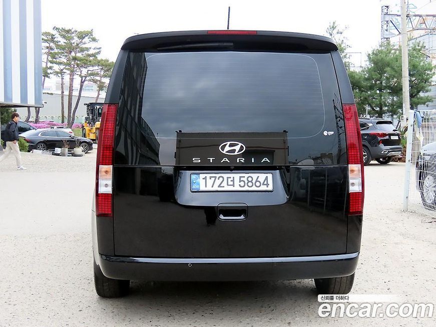 Hyundai Staria 2025