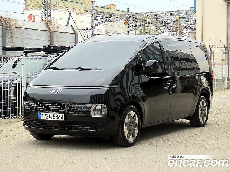 Hyundai Staria 2025