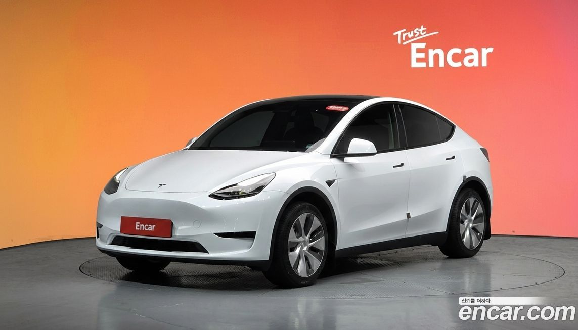 Tesla Model Y 2024