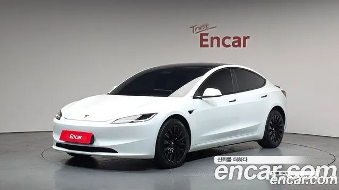Tesla Model 3 2024