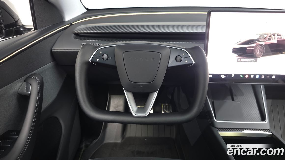 Tesla Model Y 2025
