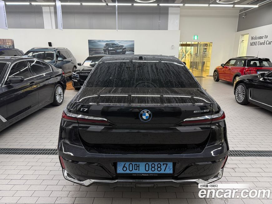 BMW i7 2024