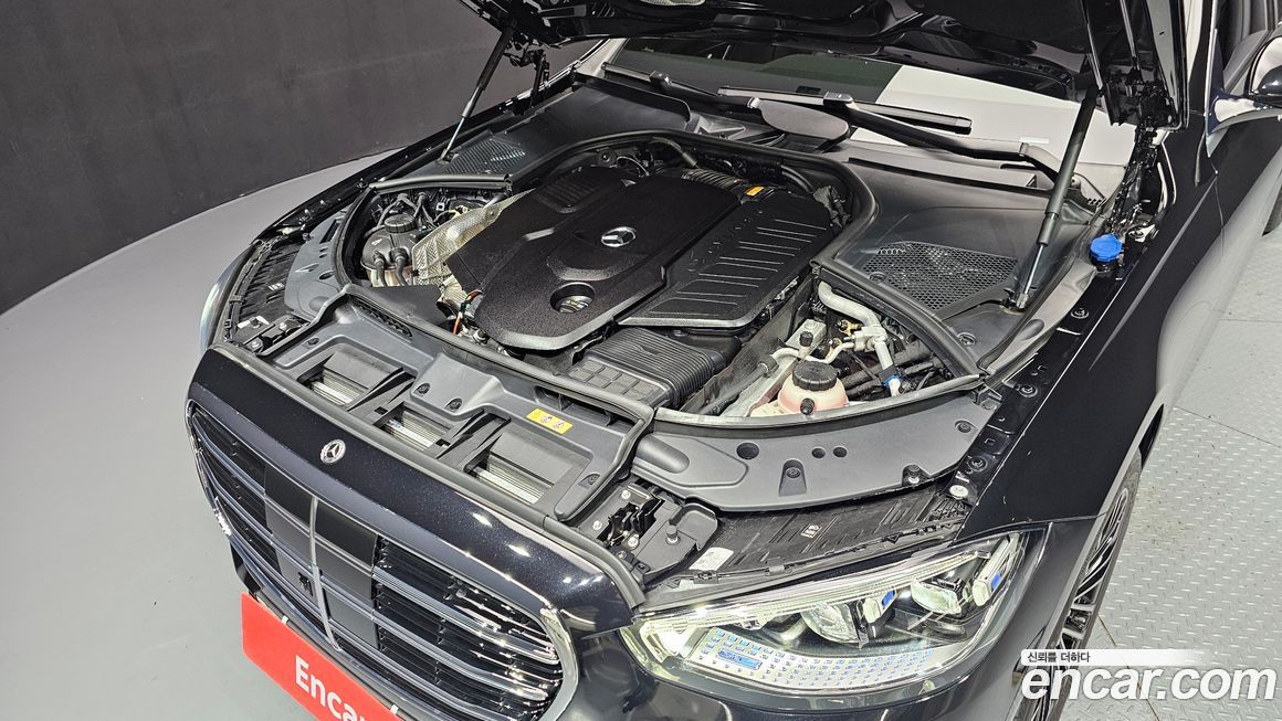 Mercedes-Benz S-Class 2024