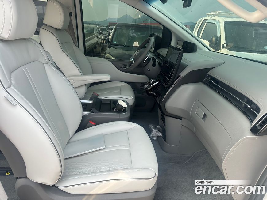 Hyundai Staria 2023