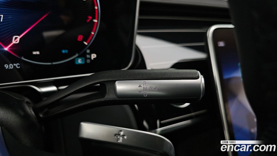 Mercedes-Benz S-Class 2024