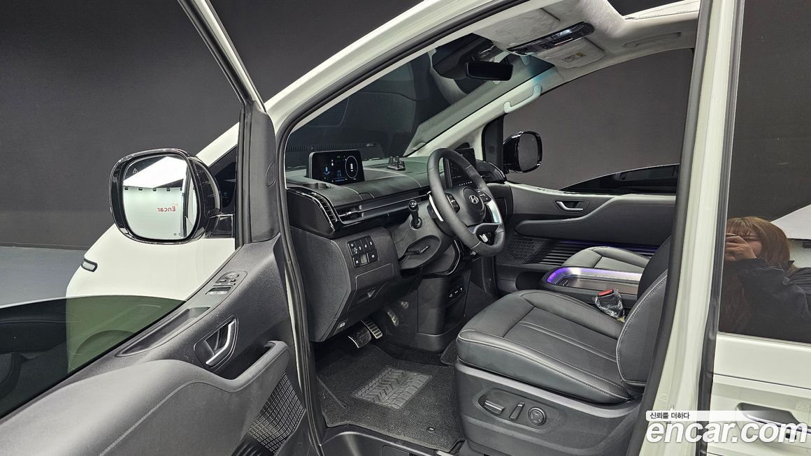 Hyundai Staria 2025