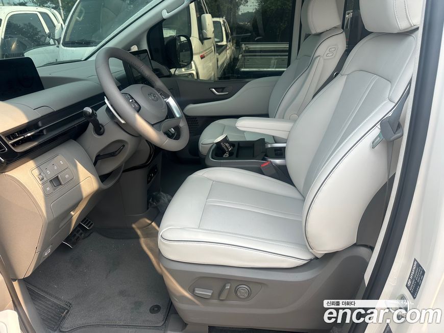 Hyundai Staria 2023