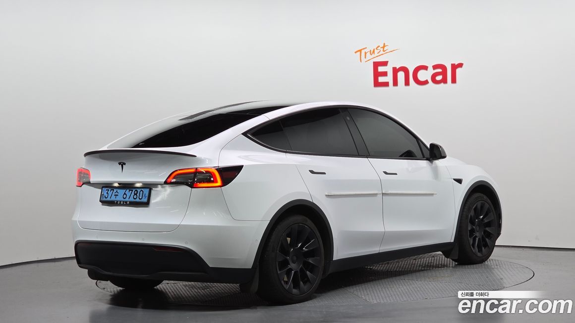 Tesla Model Y 2021