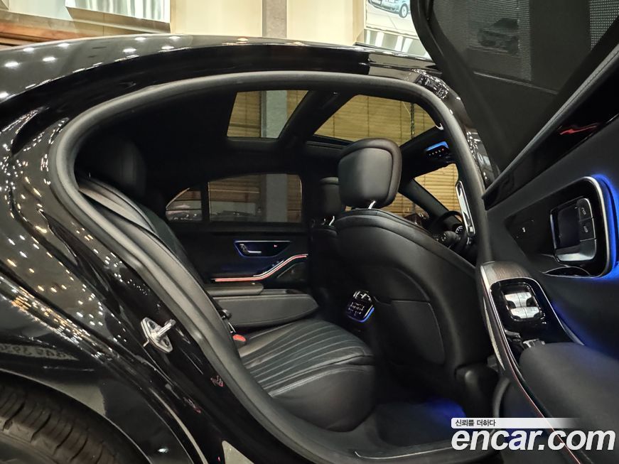 Mercedes-Benz S-Class 2021